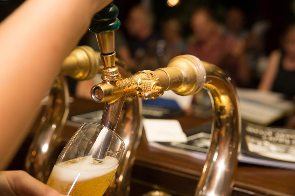 Hajo'S Germania Lodge & Irish Pub Rüdesheim am Rhein Eksteriør billede