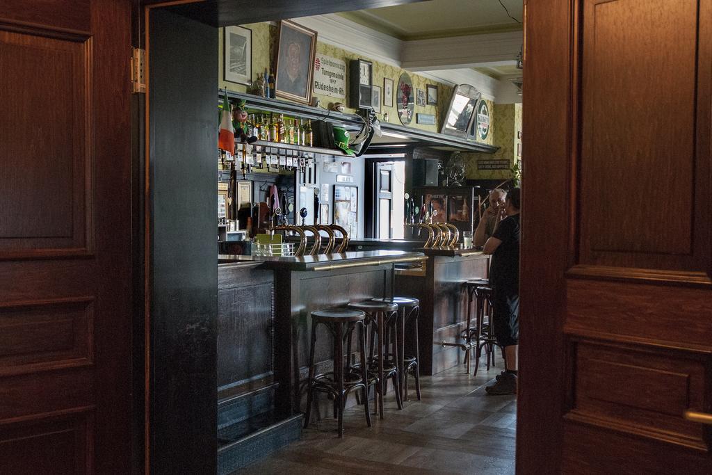 Hajo'S Germania Lodge & Irish Pub Rüdesheim am Rhein Eksteriør billede